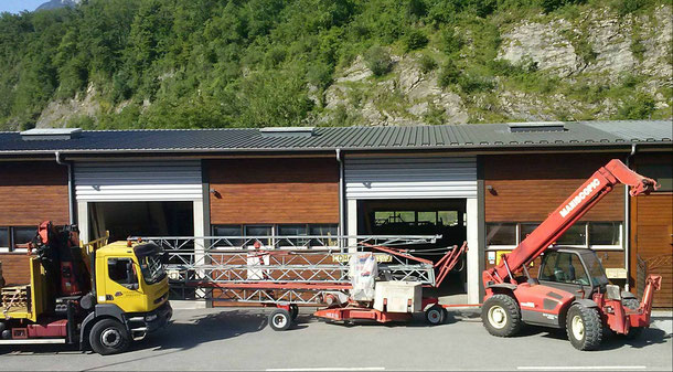 Nos ateliers à Doussard(74) et nos engins de levages.