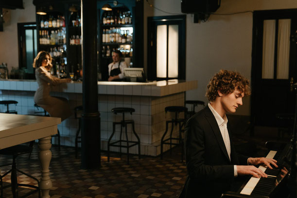 Serata pianobar