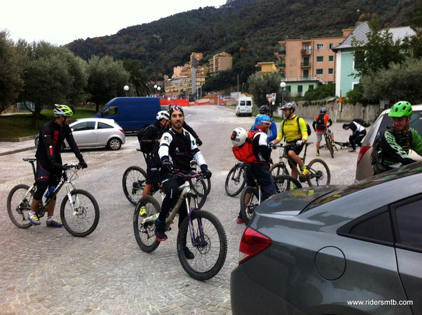 Oggi gemellaggio con gli amici del gruppo ligure BEAR BIKE 