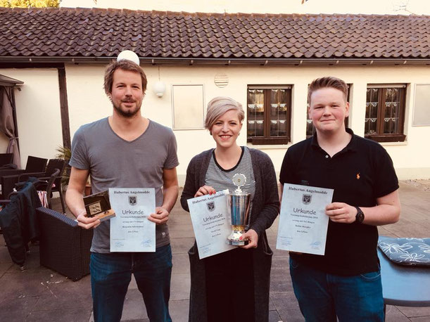 v.l.n.r. Benjamin Schwienheer, Sarah Tepe, Robin Sharples