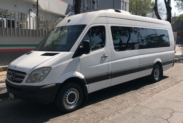 Renta de Camionetas escolar de personal y turismo las 24 Horas del Día Teléfonos. 13-24-46-68 y 13-24-46-69 correo. tepsealvarado@hotmail.com