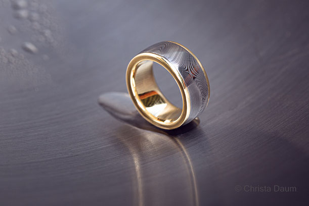  Ring aus Damaststahl Foto Christa Daum