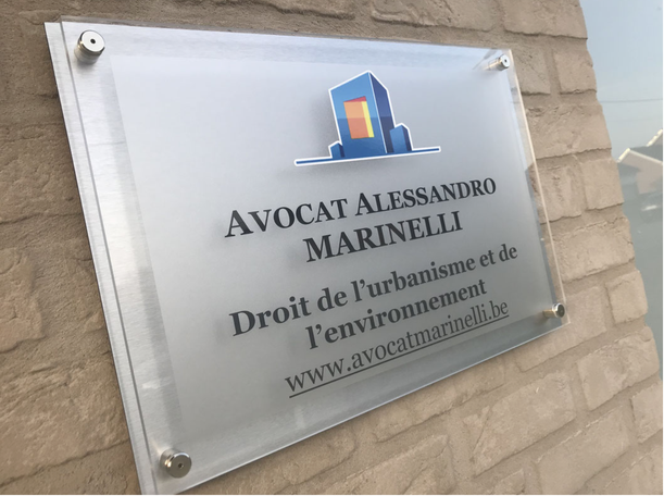 Plaque du cabinet d'avocats Alessandro MARINELLI