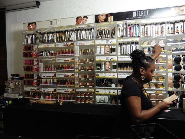 Les clientes pouvaient se procurer sur place, les produits qu'elles ont essayé. (Photos : Célia Labry)