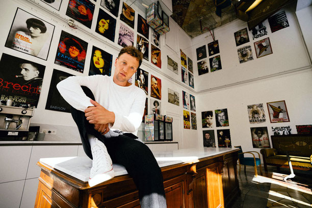 Singer/Songwriter Joris und seine Band legen in diesem Sommer unter anderem Festivalstopps in Tuttlingen und Ulm ein. Foto: Luis Jantsch