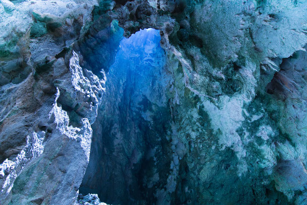 Mystische Tropfsteine in der Höhle
