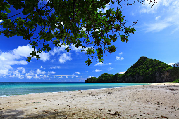 Einsame und weite Tungsang Bay Küste in Chumphon
