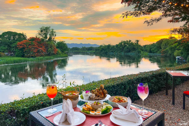 U Inchantree Resort am Flussufer mit Pool in Kanchanaburi