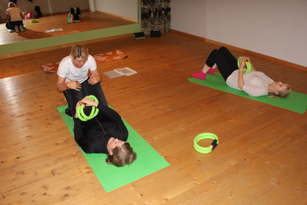 Back and pelvic floor training