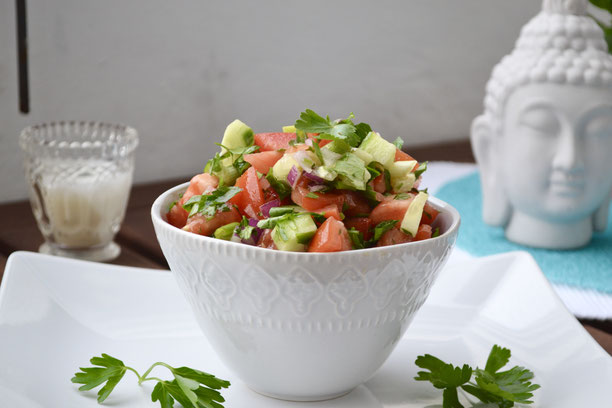 Coban Salatasi l tuerkischer veganer Hirtensalat