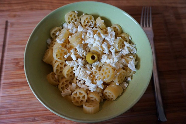Meine Lieblingsnudeln Pasta mit Feta und Olivenoel
