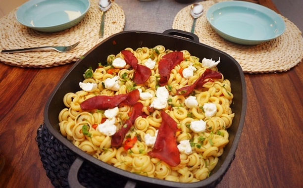 schnelle Pasta Bruschetta l Nudelpfanne fertig in 15 Minuten