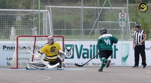 Florian Bürki als einziger Penaltyschütze erfolgreich. Bildquelle: SHC Bonstetten-Wettswil.