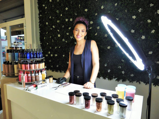 Victoria Lamarre a lancé au mois d'août Victoria L, sa marque de maquillage sur mesure. (Photos : C.L.)