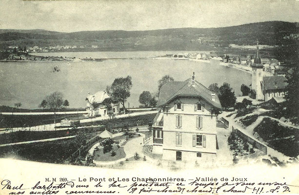 La villa del dottor Hippolyte Yersin, medico che esercitava la sua professione nel Grand Hôtel fin dal 1901, data d'apertura al pubblico. Lato destro sottostante la nuova chiesa eretta nel 1900