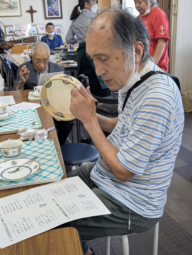 2026年5月31日（日）スペシャルほっとタイムの最後の時間は、さんびかCafeの時間でした！発案者は写真の三朗さんでした。夕刻、三朗さんも楽しく嬉しく豊かだったとメールが届きました！