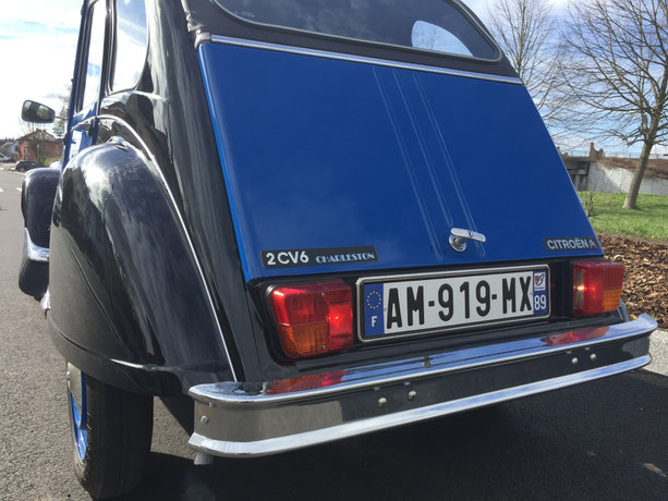 2cv citroen charleston bleu noir  restauration parechoc chromé inox