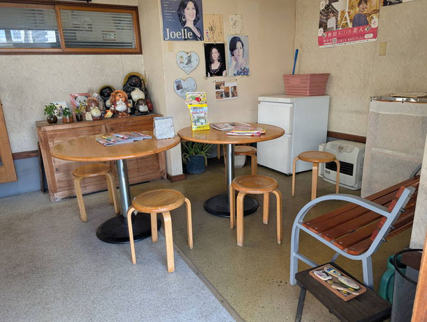 鈴為もちや店内