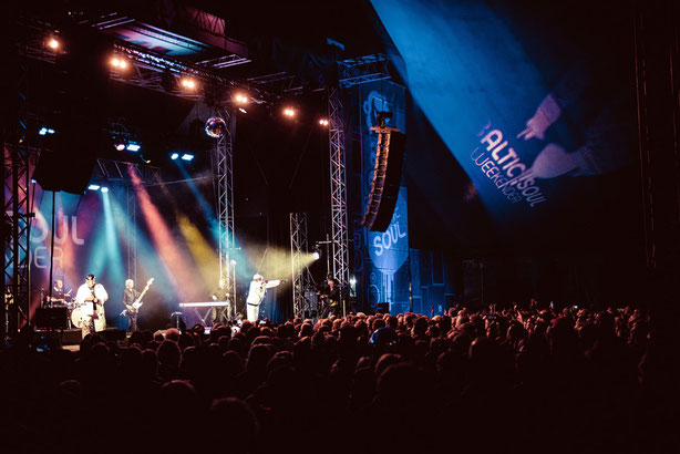 Soul und Funk am Ostseestrand: Beim "Baltic Soul Weekender" in der Ferienanlage Weissenhäuser Strand traten bisher neben Soul-Legenden auch innovative Newcomer auf. Das Line-Up steht noch nicht fest. Foto: Fabian Lippke
