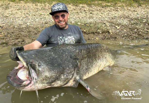  Vagner Fishing - Yeah 252, eine krasse Fischerei ist das heute wieder, Sonnenschein, Gewitter und jetzt das Große Happy End. Tight Lines Peter Merkel