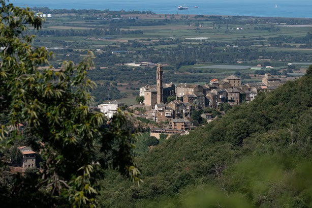 Venzolasca, ce village corse suspendu entre terre et mer