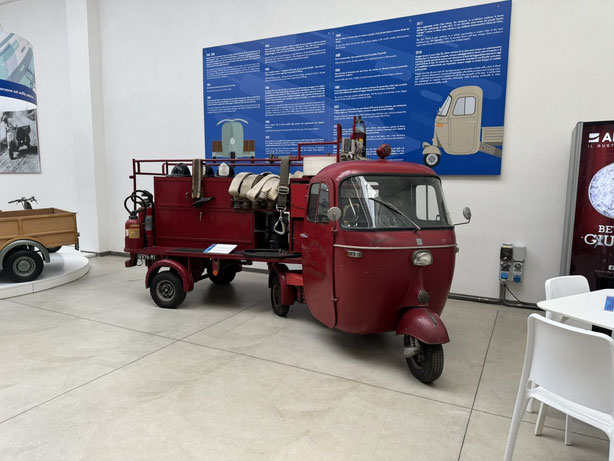 Feuerwehr-Ape mit fünf Rädern aus 1963 