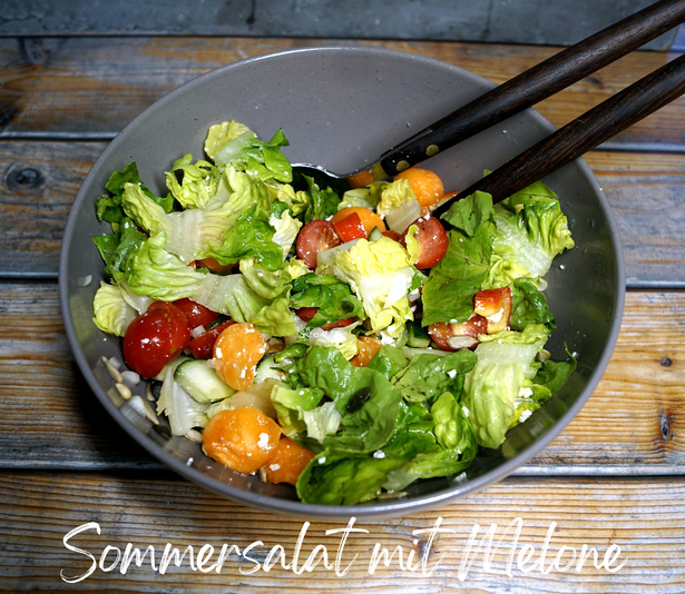 sommerlicher Salat mit Cantaloupemelone