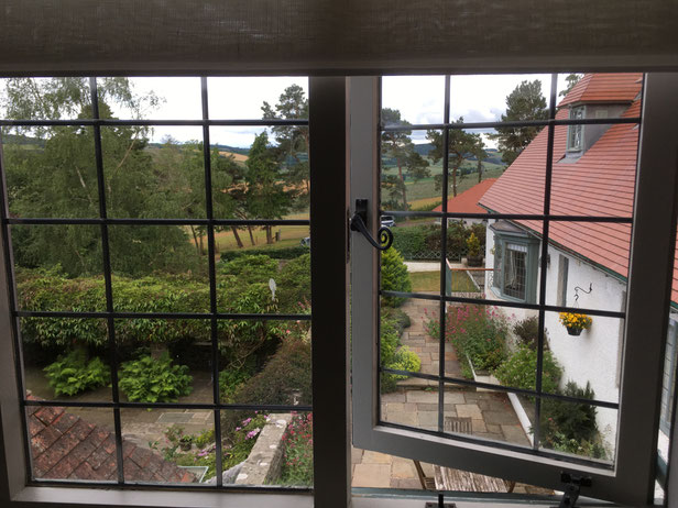 View into the courtyard of Sandford Cottage