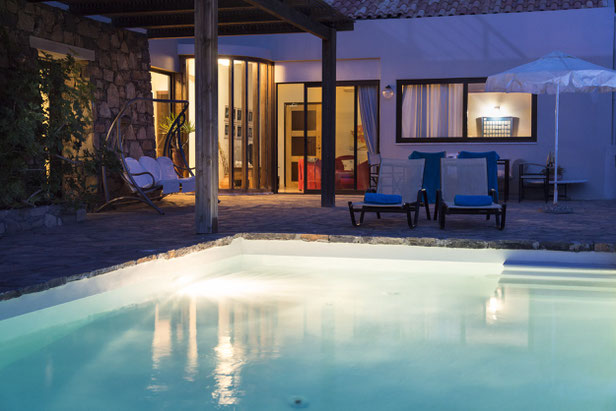 Bay-Villa "Alkistis" - Swimmingpool