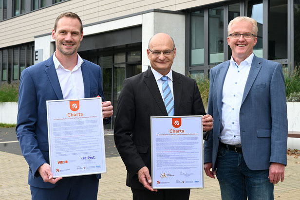 Christian Holterhues (Geschäftsführer WESt mbH), Dr. Martin Sommer (Landrat Kreis Steinfurt) und Thomas Ostholthoff (Amtsleiter des Haupt- und Personalamts der Kreisverwaltung Steinfurt). Foto Kreis Steinfurt
