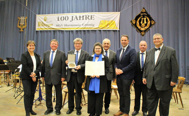 Verleihung der Zelterplakette durch Fr. Dr. Heike Otto