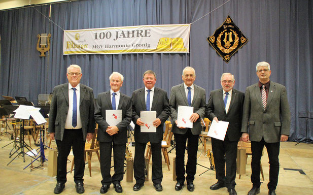 Ehrung für v.l Werner Ost, Eugen Stoll, Michael Wirtz, Josef Biegel, Hans-Herbert Mörsdorf mit Mathias Nickels