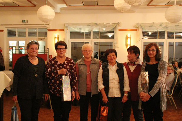 Ehrungen ab 25 - 33 Vereinszugehörigkeit: R. Schober, G. Nilles, H.Scheer, M.Schmidt, C. Simon, S.Mohr