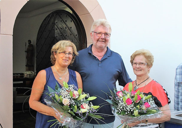 v.l. Sabine Setz, Ortsvorsteher Toni Schäfer, Edith Wirtz