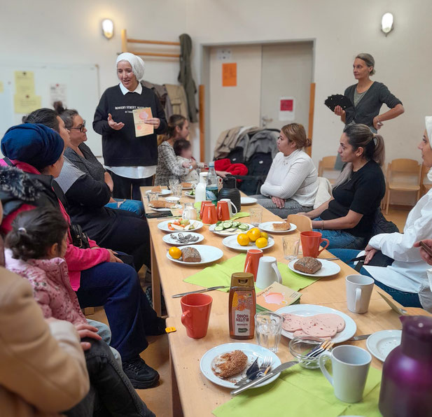 Elternfrühstück in der Kita Genovevastraße mit Filiz und Hanna