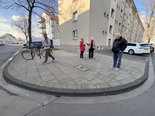 Kleiner Platz an Steubenstraße/Ecke Silchernstraße in Bickendorf