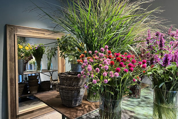 Blumen Schipfe Blumengeschäft, Blumen Schipfe Zürich, Blumenschipfe Zürich, Blumenbestellungen, Blumenlieferungen, Florist Zürich, Blumenatelier, Schipfe Zürich, Blumen Zürich, Blumen Schweiz, Blumenladen Zürich, Blumengeschäfte Zürich
