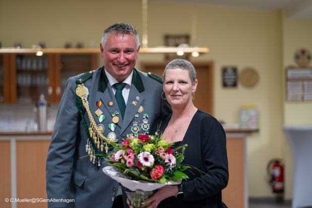 König der Könige Jens Merchel mit Yvonne