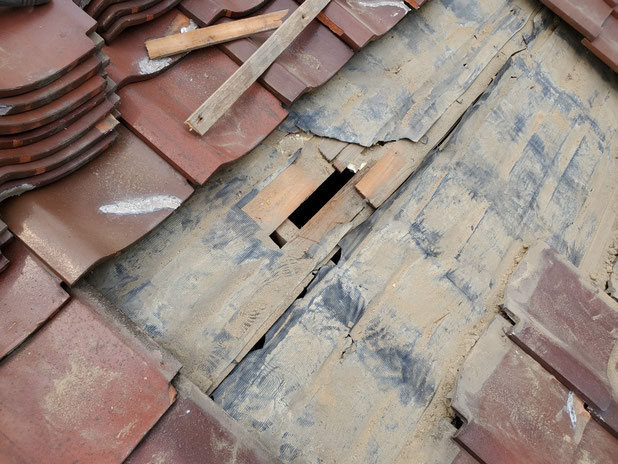 屋根の雨漏り修理 屋根が原因の雨漏りについて解説します 雨漏り修理で困ったら住まいの総合病院 尼崎市 大阪市 丹波篠山市
