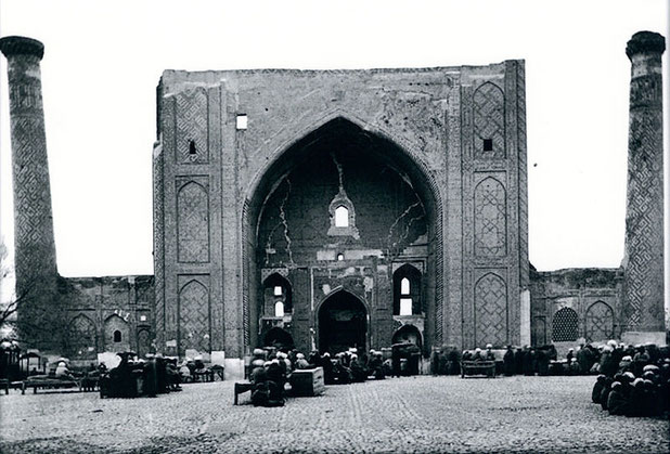 Samarcanda (via Wikimedia)