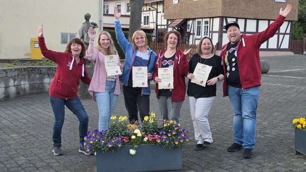 v.l. Ulrike Schön, Christina Handwerk, Manuela Frohnapfel, Bianca Schön, Melanie Fischer, Tobias Trapp