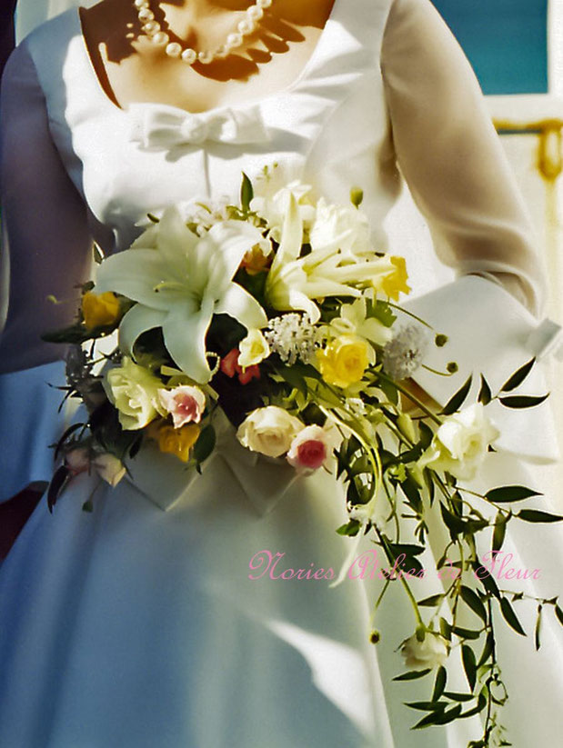 美品】ウェディングブーケ ブートニアセット (ユリクレッセントブーケ