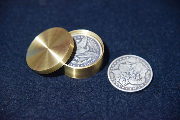 Okito Coin Box (Brass) - MAGICA-マギカ-