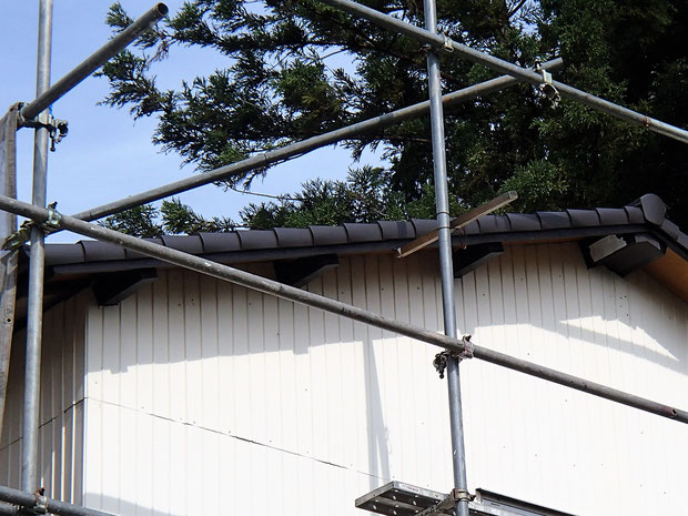 金属屋根　葺き替え工事