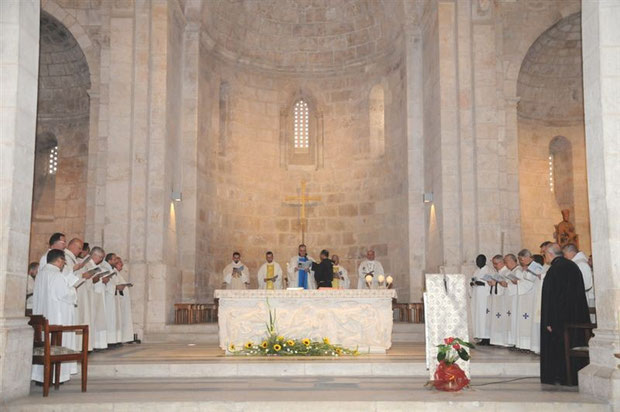 Interior de la Basilica de Santa Ana en Tierra Santa (Jerusalen)