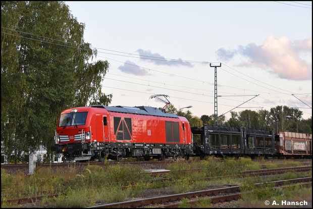 Die stetig wachsende Zahl ausgelieferter 249er zeigt am 12.09.2025 die 249 061-3, die mit dem GA 47337 das AW Chemnitz passiert