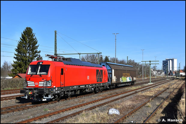 249 069-6 bringt am 13. März 2026 einen Schiebewandwagen vom Südbahnhof Chemnitz zum VW-Anschluss