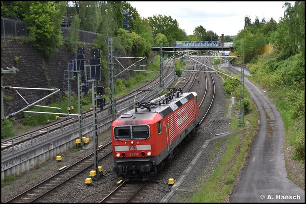 Als Lz erwische ich 143 637-7 am 16. Mai 2026 kurz vor Chemnitz Hbf.