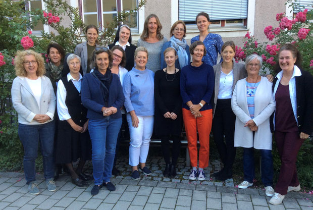 Kollegium im Schuljahr 2019/20 (es fehlen Fr. Stary, Fr. Rott, Fr. Brenker)
