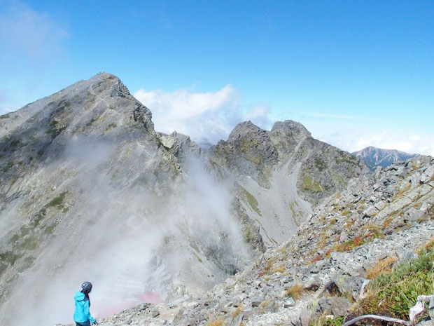 途中から涸沢岳を振り返る。穂高岳山荘に泊ってご来光を見るなら涸沢岳が一番と聞く。（登れなかった）